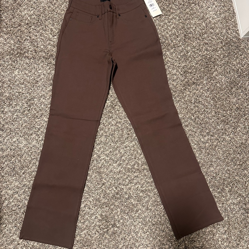 NYDJ Marilyn Straight 
Brown Women's Pants 8